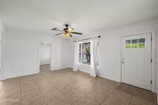 2647 E Whitton Ave, Phoenix, AZ 85016 - Photo 9