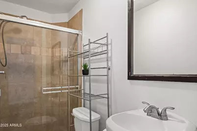 2647 E Whitton Avenue, Phoenix, AZ 85016 - Photo 17