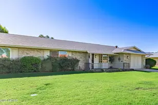 9805 W Burns Dr, Sun City, AZ 85351 - Photo 3