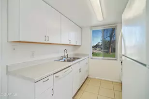 8235 N 34th Dr, Phoenix, AZ 85051 - Photo 11