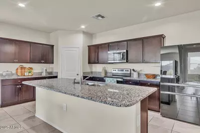 24609 W Raymond Street, Buckeye, AZ 85326 - Photo 5