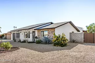 18230 N Organ Pipe Dr, Sun City, AZ 85373 - Photo 5