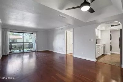 10444 N 69th Street #201, Paradise Valley, AZ 85253 - Photo 3