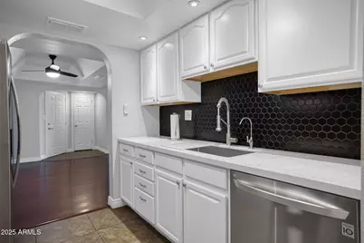 10444 N 69th Street #201, Paradise Valley, AZ 85253 - Photo 9