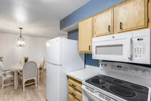 10426 W Deanne Dr, Sun City, AZ 85351 - Photo 3