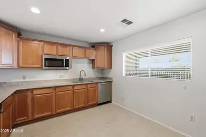 4849 E Lake Point Circle, Phoenix, AZ 85044 - Photo 9