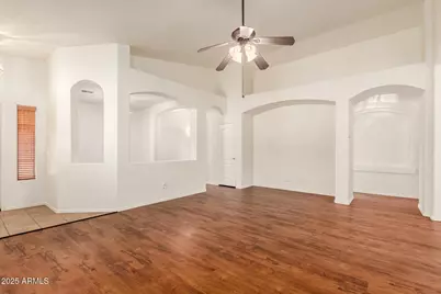 18562 N Alamo Drive, Surprise, AZ 85374 - Photo 5