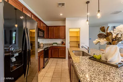 10855 W Taylor Street, Avondale, AZ 85323 - Photo 7