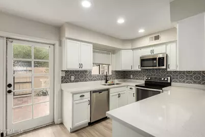 1425 E Desert Cove Avenue #15, Phoenix, AZ 85020 - Photo 13