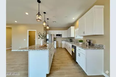 8410 W Altos Drive, Arizona City, AZ 85123 - Photo 5