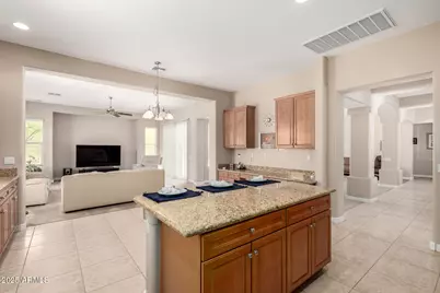 8647 W Lariat Lane, Peoria, AZ 85383 - Photo 9