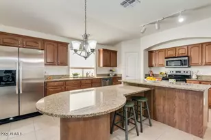 2812 E Questa Dr, Phoenix, AZ 85024 - Photo 5