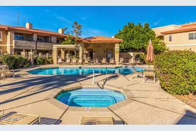 10240 N 12th Place #2, Phoenix, AZ 85020 - Photo 31