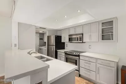 10240 N 12th Place #2, Phoenix, AZ 85020 - Photo 9