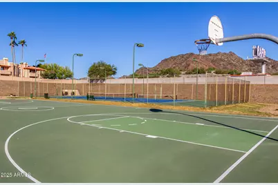 10240 N 12th Place #2, Phoenix, AZ 85020 - Photo 33