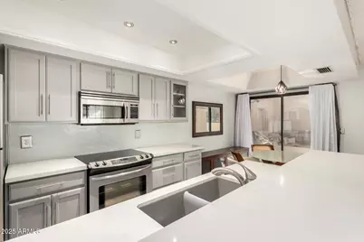 10240 N 12th Place #2, Phoenix, AZ 85020 - Photo 13