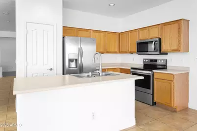 9446 W Albert Lane, Peoria, AZ 85382 - Photo 3