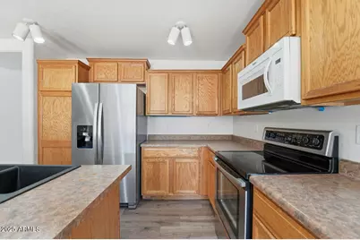 11589 W Lee Lane, Youngtown, AZ 85363 - Photo 13