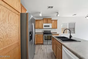 11589 W Lee Ln, Youngtown, AZ 85363 - Photo 11