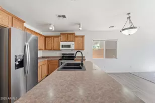 11589 W Lee Ln, Youngtown, AZ 85363 - Photo 15