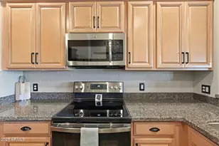 2425 W Bronco Butte Trl, Phoenix, AZ 85085 - Photo 15