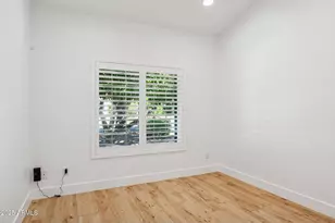 10567 E Mission Ln, Scottsdale, AZ 85258 - Photo 25