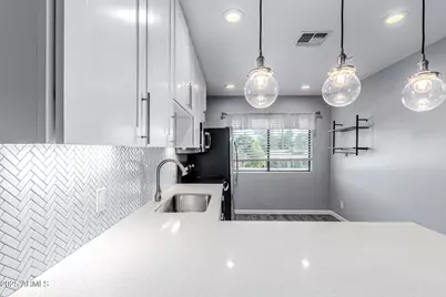 749 E Montebello Avenue #230, Phoenix, AZ 85014 - Photo 13