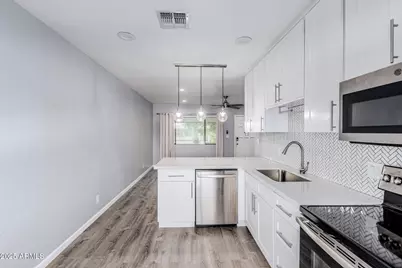 749 E Montebello Avenue #230, Phoenix, AZ 85014 - Photo 11