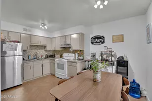 3626 N 37th St, Phoenix, AZ 85018 - Photo 3