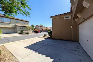 3848 E Pollack St, Phoenix, AZ 85042 - Photo 5