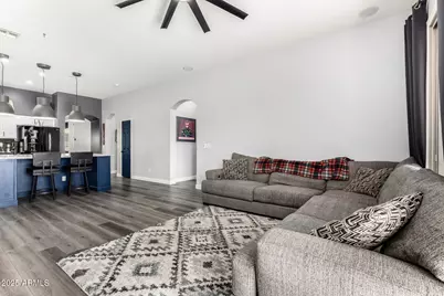 42044 N 44th Drive, Phoenix, AZ 85086 - Photo 11