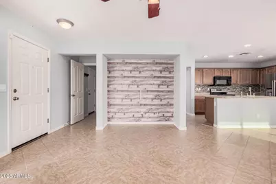 1027 W Desert Canyon Drive, San Tan Valley, AZ 85143 - Photo 9