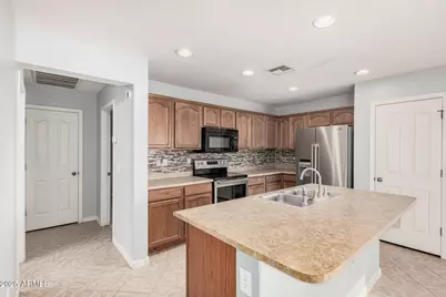 1027 W Desert Canyon Drive, San Tan Valley, AZ 85143 - Photo 13