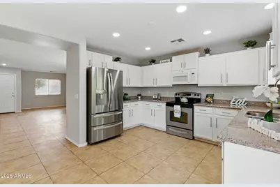 11546 W Schleifer Drive, Youngtown, AZ 85363 - Photo 13