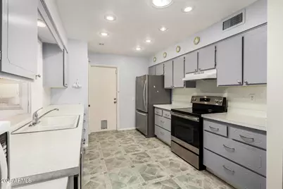 9915 W Sandstone Drive, Sun City, AZ 85351 - Photo 11