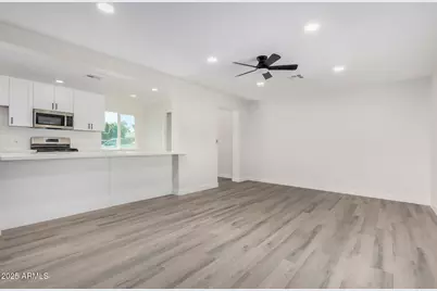 5706 W Sells Circle, Phoenix, AZ 85031 - Photo 5