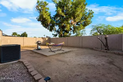 10519 W Heatherbrae Drive, Phoenix, AZ 85037 - Photo 11