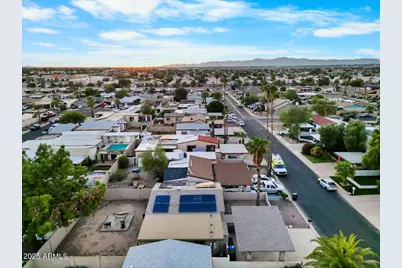 10519 W Heatherbrae Drive, Phoenix, AZ 85037 - Photo 15