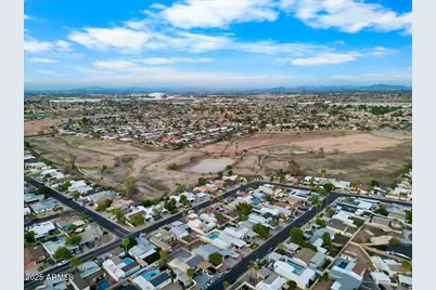 10519 W Heatherbrae Drive, Phoenix, AZ 85037 - Photo 19