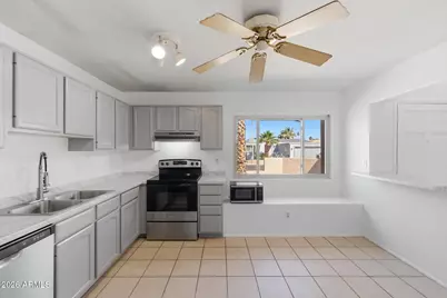 10519 W Heatherbrae Drive, Phoenix, AZ 85037 - Photo 37