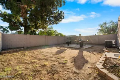 10519 W Heatherbrae Drive, Phoenix, AZ 85037 - Photo 31