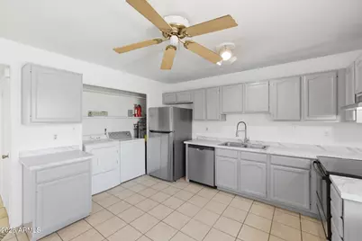 10519 W Heatherbrae Drive, Phoenix, AZ 85037 - Photo 35