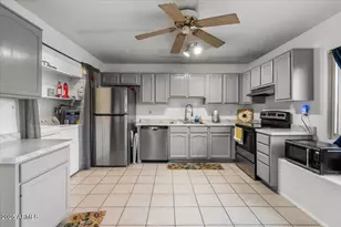 10519 W Heatherbrae Dr, Phoenix, AZ 85037 - Photo 3