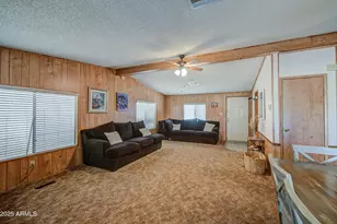 2844 E Oraibi Dr, Phoenix, AZ 85050 - Photo 9