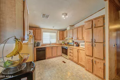 2844 E Oraibi Drive, Phoenix, AZ 85050 - Photo 13