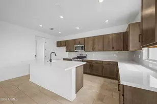 15591 W Hackamore Dr, Surprise, AZ 85387 - Photo 9