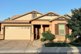 927 S Soho Ln S, Chandler, AZ 85225 - Photo 1