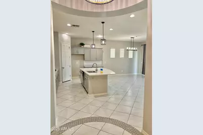 927 S Soho Lane S, Chandler, AZ 85225 - Photo 5