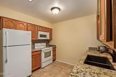 13822 N Newcastle Drive, Sun City, AZ 85351 - Photo 17
