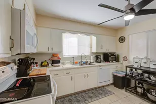 10318 W Corte Del Sol Este --, Sun City, AZ 85351 - Photo 11